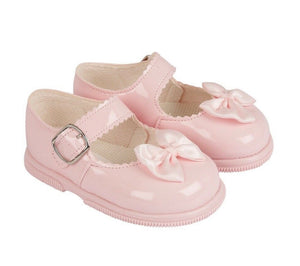 baypod girls pink hardsole shoes with bow